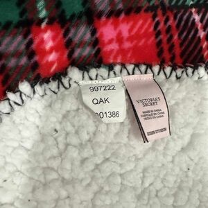 Victoria's secret throw blanket brand new without tag